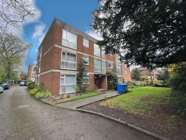 Flat for sale in Trafford Park, Greater Manchester