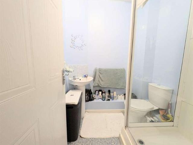 Flat for sale in Cippenham, Slough