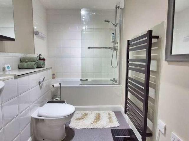 Flat for sale in Key Street, Suffolk