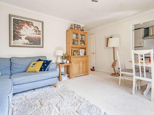 Flat for sale in Royal Tunbridge Wells, Tunbridge Wells