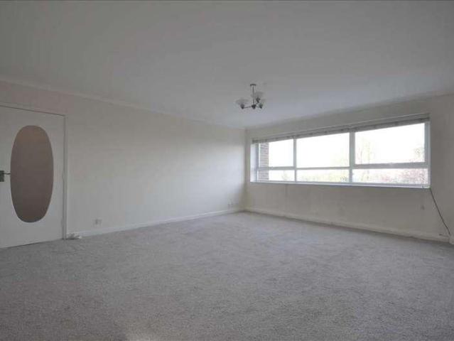 Flat for sale in Harrow On The Hill, Greater London