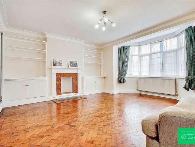 Flat for sale in North Finchley, Isle Of Man