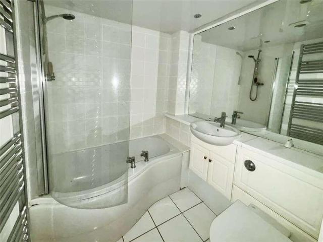 Flat for sale in Dingle, Liverpool