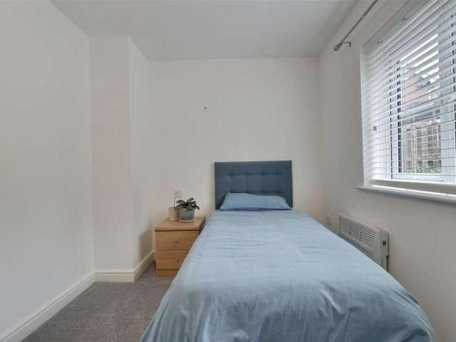 Flat for sale in Fareham, Hampshire