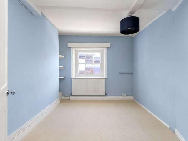 Flat for sale in Salisbury, Wiltshire
