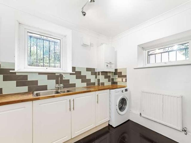 Flat for sale in London Borough of Bromley, Greater London