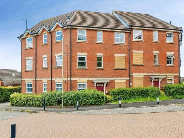 Flat for sale in Bridgend, Wales