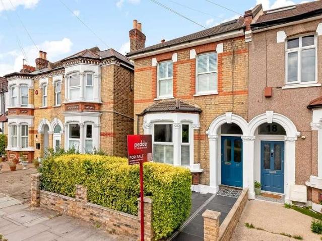 Flat for sale in London Borough of Lewisham, Greater London