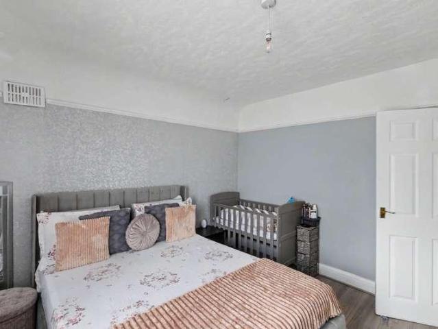 Flat for sale in Greater London