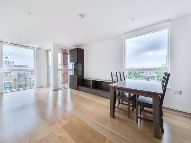 Flat for sale in Brentford, London Borough of Hounslow