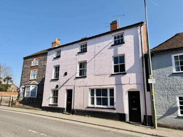 Flat for sale in Berrick Salome, Oxfordshire