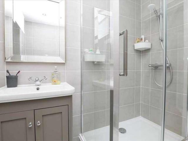 Flat for sale in Calderstones