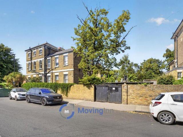 Flat for sale in Loughborough Junction, Greater London