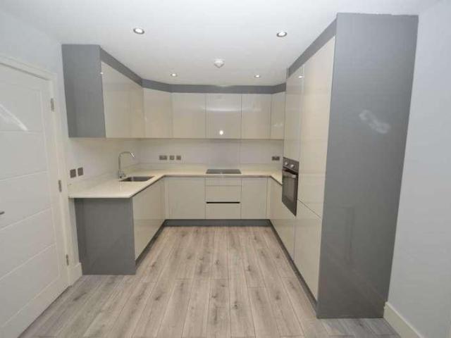 Flat for sale in Kenley, Kenley