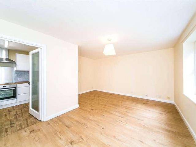 Flat for sale in Whitley, Reading