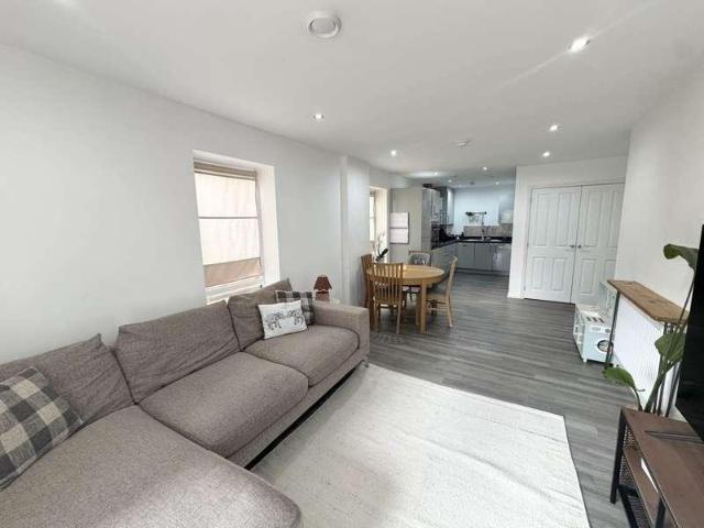 Flat for sale in Borehamwood, Hertsmere