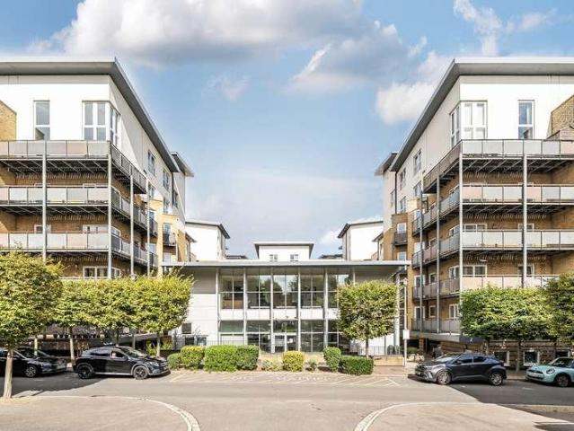 Flat for sale in Holywell Estate, North Watford