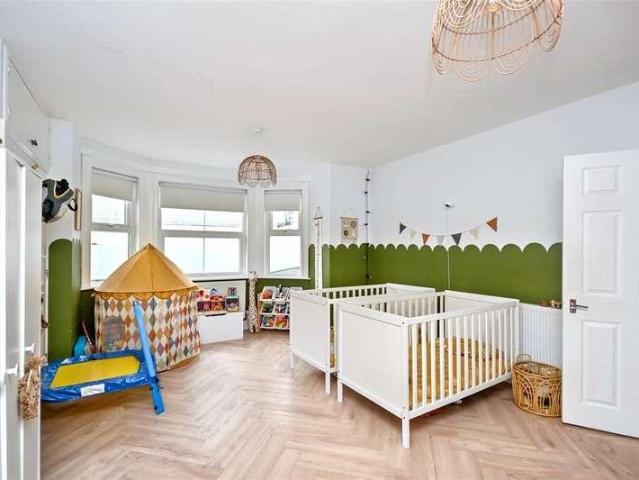 Flat for sale in Eastbourne, East Sussex