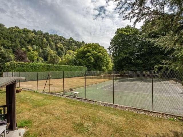 Flat for sale in Pachesham Park, Surrey