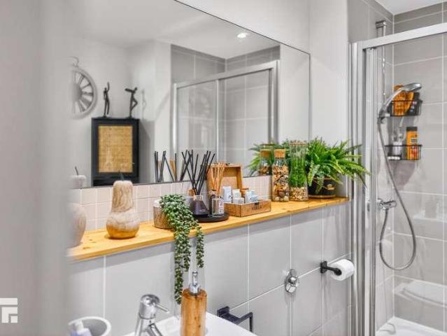 Flat for sale in Cardiff Bay, Falcon Lodge