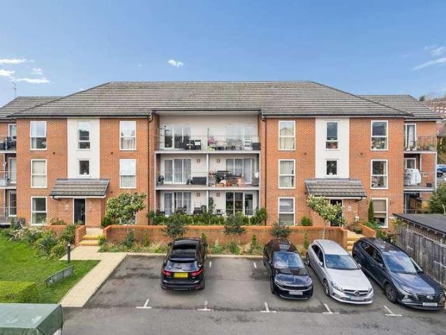 Flat for sale in Castlefield, Cressex
