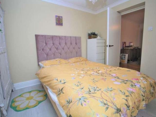 Flat for sale in Round Hill, Brighton & Hove