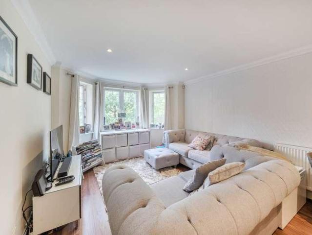 Flat for sale in Greater London