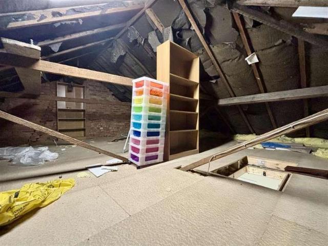 Flat for sale in Queensbury, West Yorkshire