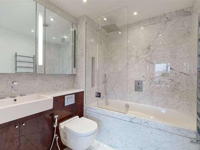 Flat for sale in Paddington, Greater London