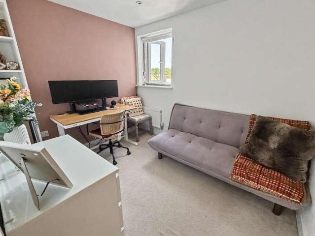 Flat for sale in Tricketts Cross, Ferndown
