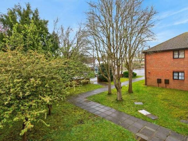 Flat for sale in The Slade, Oxfordshire