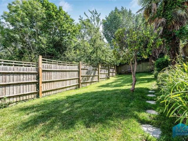 Flat for sale in Hornsey, Greater London