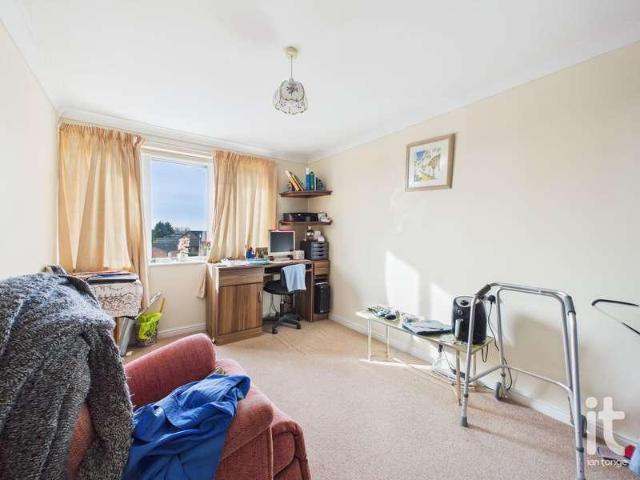 Flat for sale in Hazel Grove, Greater Manchester