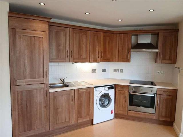 Flat for sale in Riddlesden, West Yorkshire