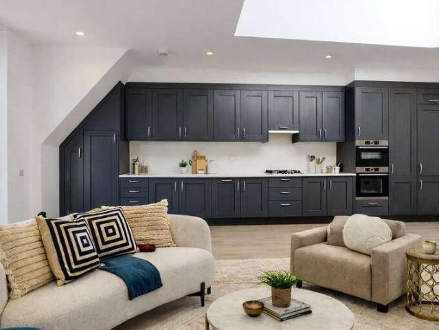 Flat for sale in London Borough of Ealing, Greater London