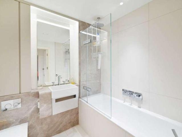 Flat for sale in St. John's Wood, Greater London