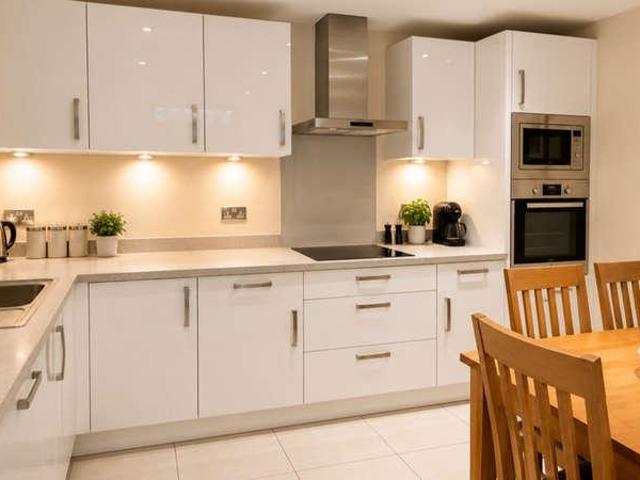 Flat for sale in Petersfield, Bolton Low Houses