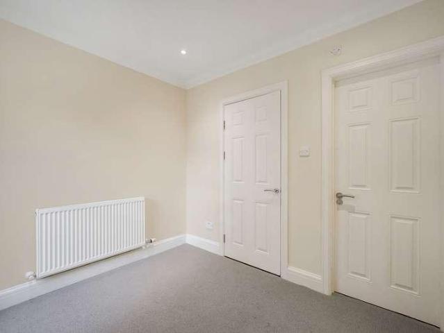 Flat for sale in London Borough of Croydon, Selhurst