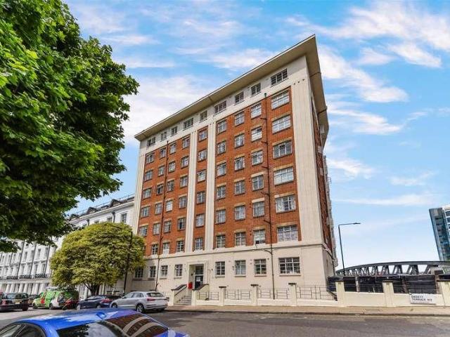 Flat for sale in Bayswater, Greater London