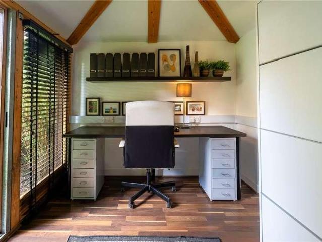 Flat for sale in Tulse Hill, Greater London