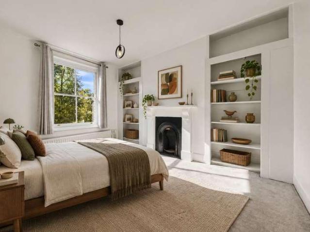 Flat for sale in London Borough of Haringey, Greater London