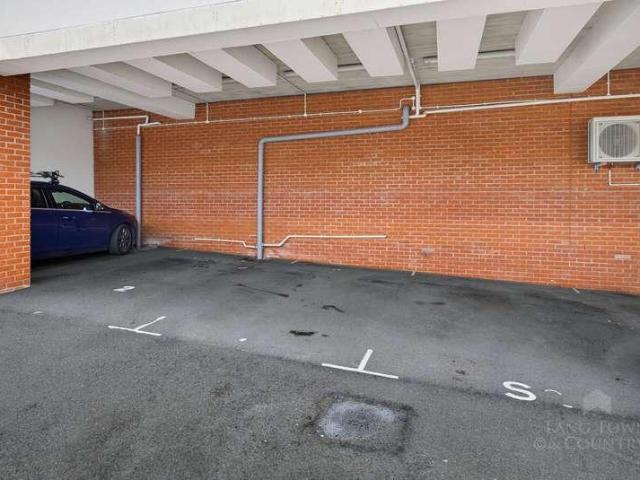 Flat for sale in Mount Wise