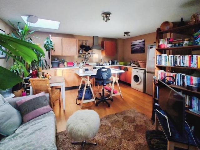 Flat for sale in Stroud, School House