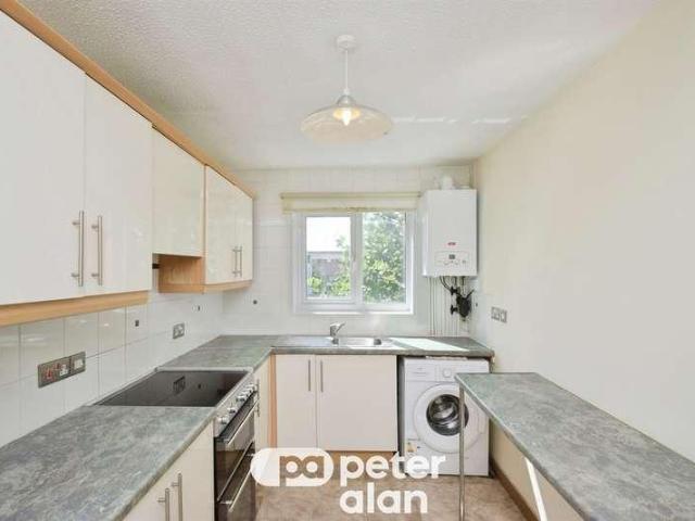 Flat for sale in Nangreaves, Wales