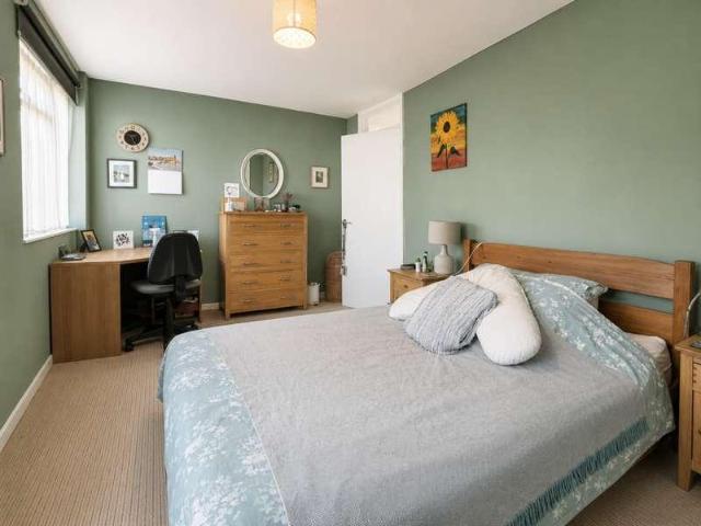 Flat for sale in Stanborough, Fretherne