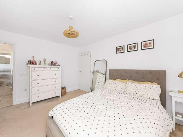 Flat for sale in London Borough of Lewisham, Greater London