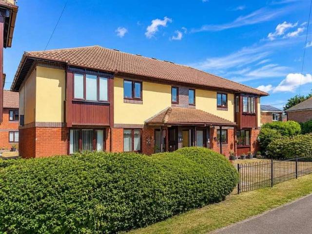Flat for sale in Fareham, Hampshire
