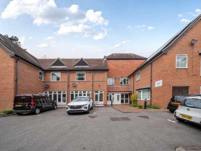 Flat for sale in The Slade, Oxfordshire