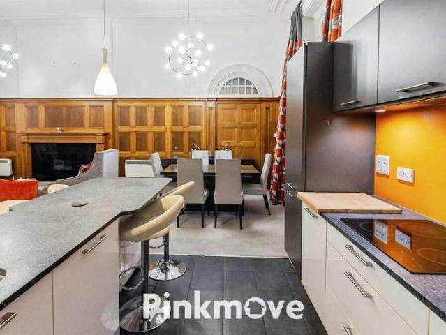 Flat for sale in Allt-yr-yn, Wales