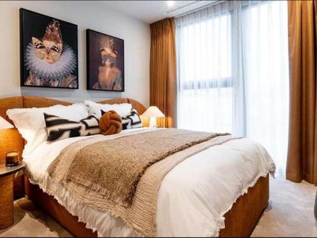 Flat for sale in Old Kent Road, Greater London